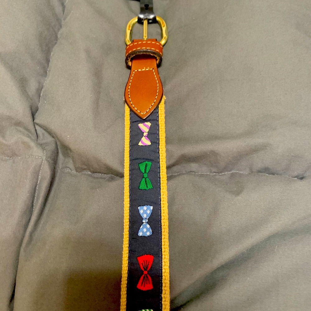 Moonshine vineyard vines nwt bowtie belt 28